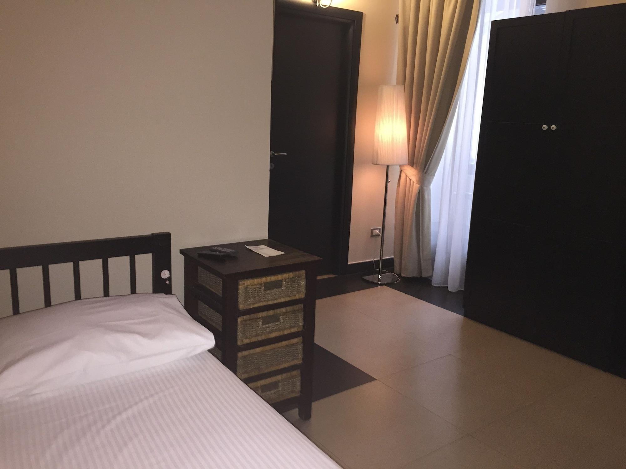 Hotel Plebiscito Aparthotel Наполи Екстериор снимка
