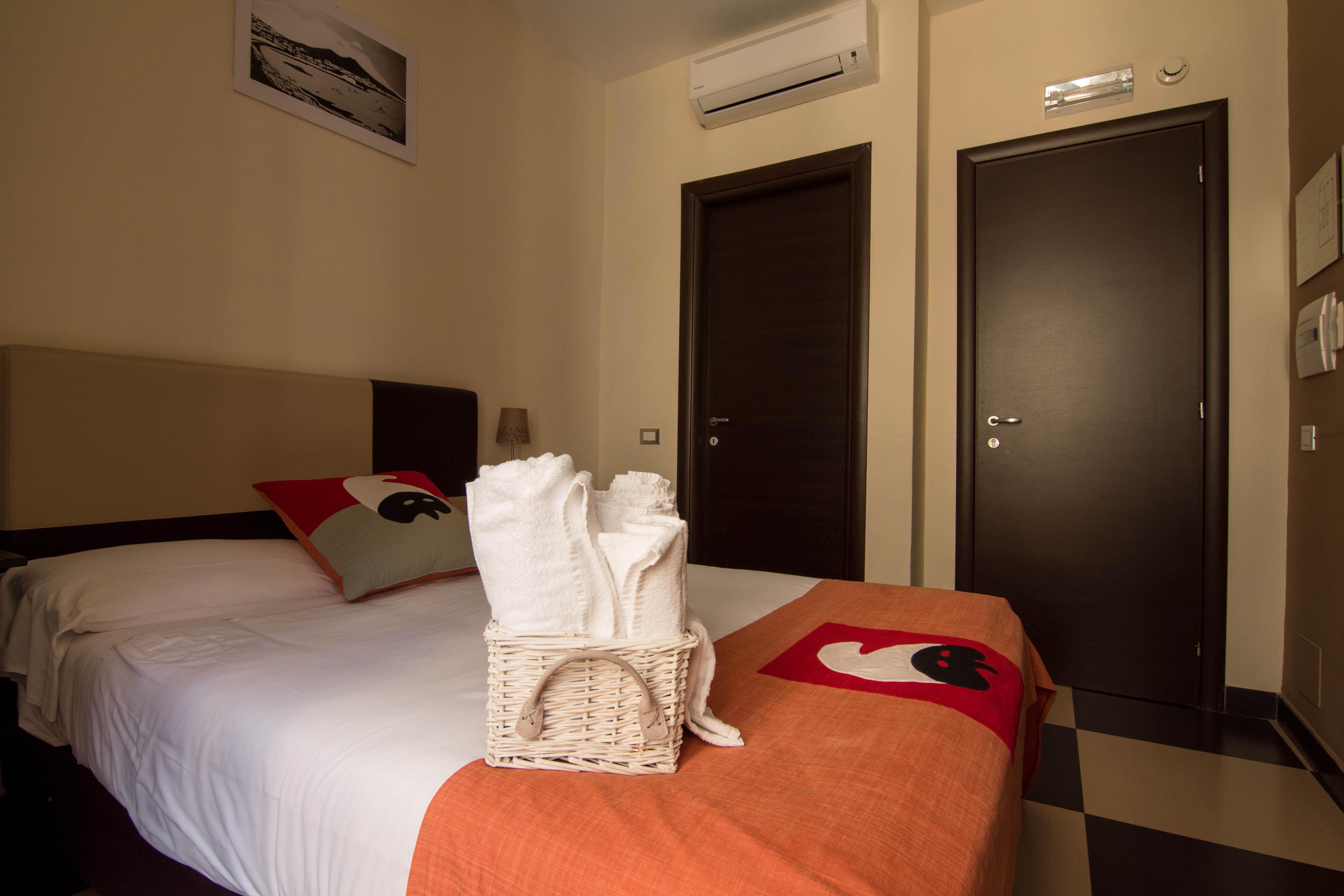 Hotel Plebiscito Aparthotel Наполи Екстериор снимка