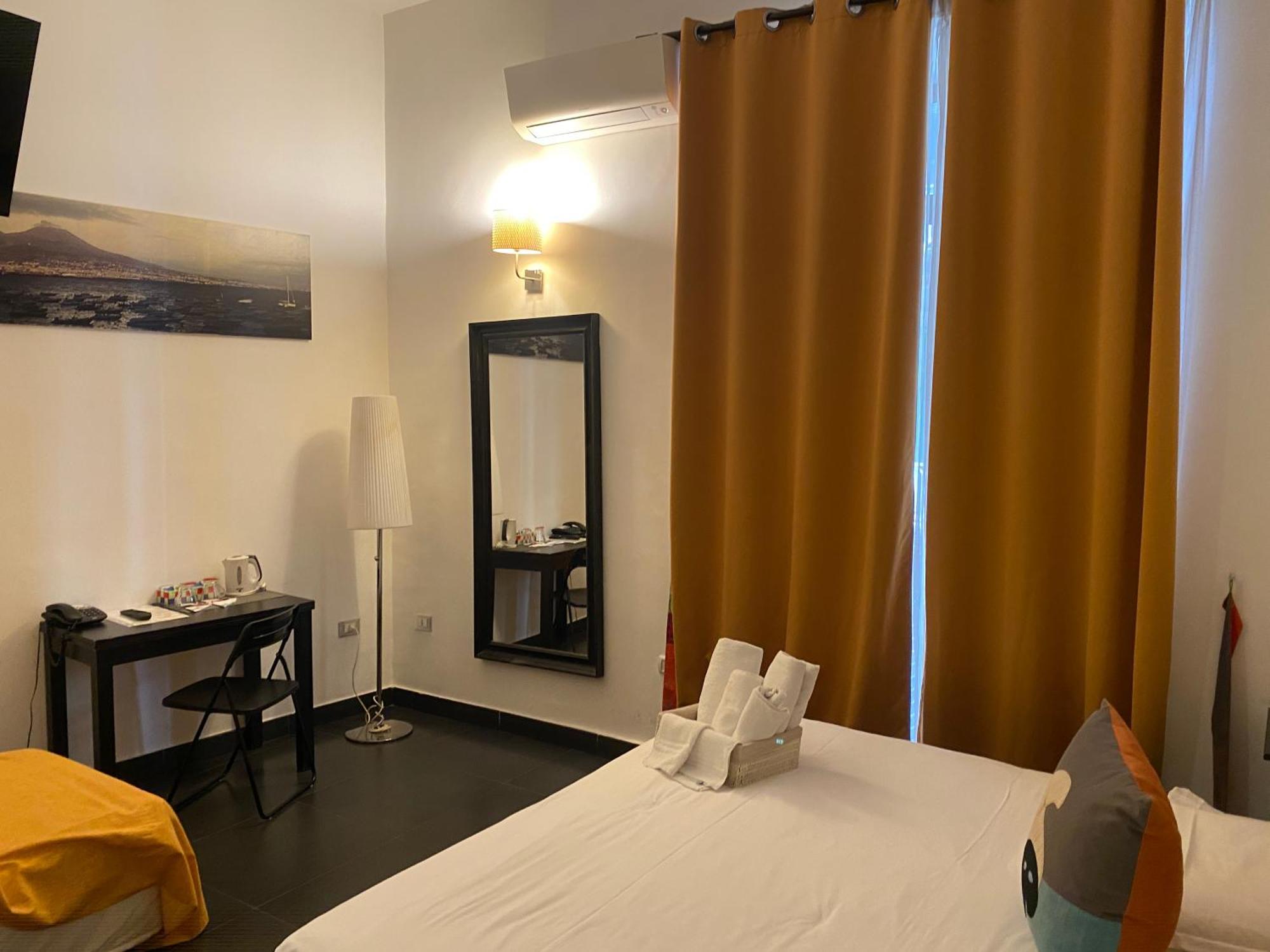 Hotel Plebiscito Aparthotel Наполи Екстериор снимка
