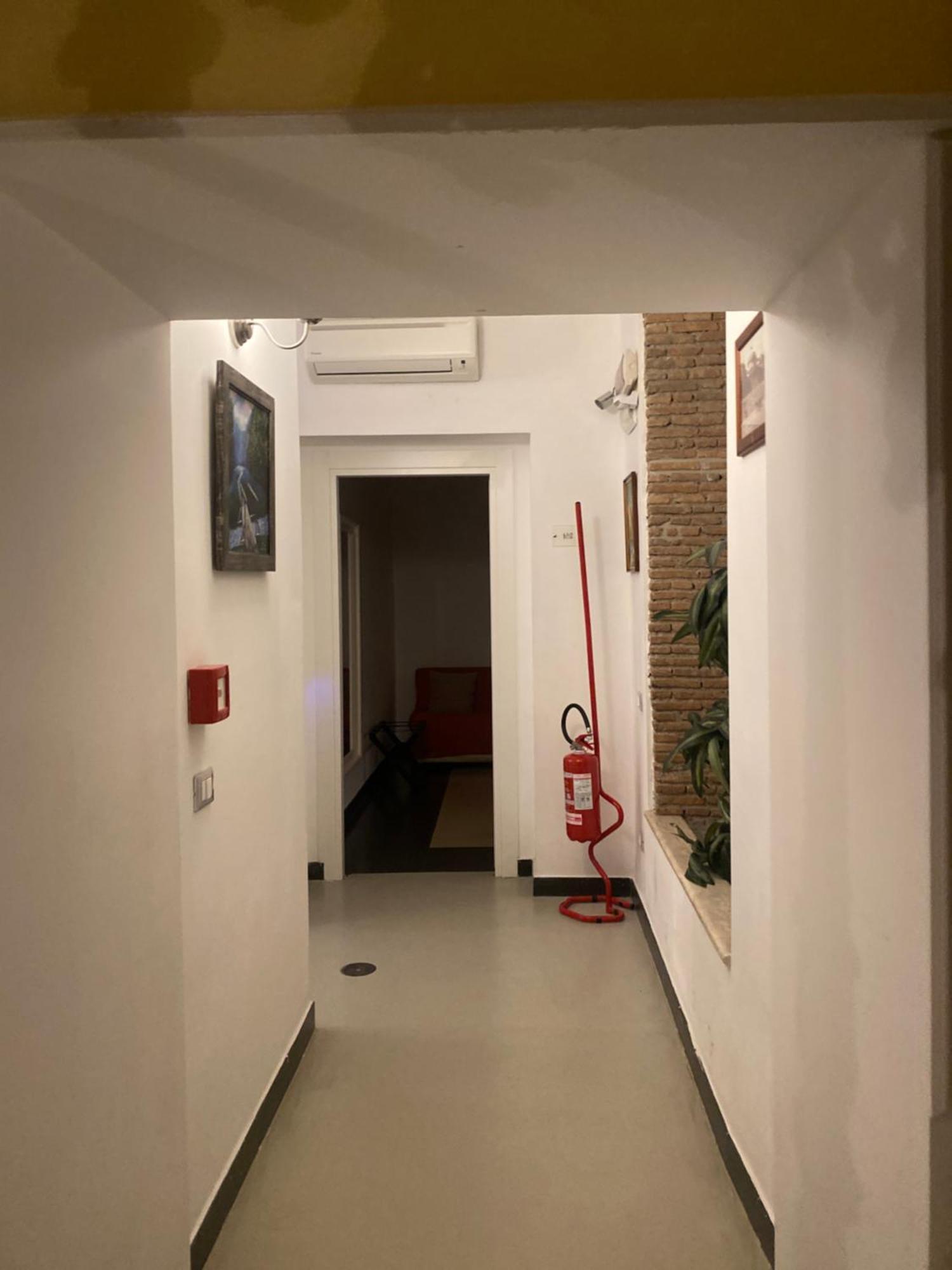 Hotel Plebiscito Aparthotel Наполи Екстериор снимка