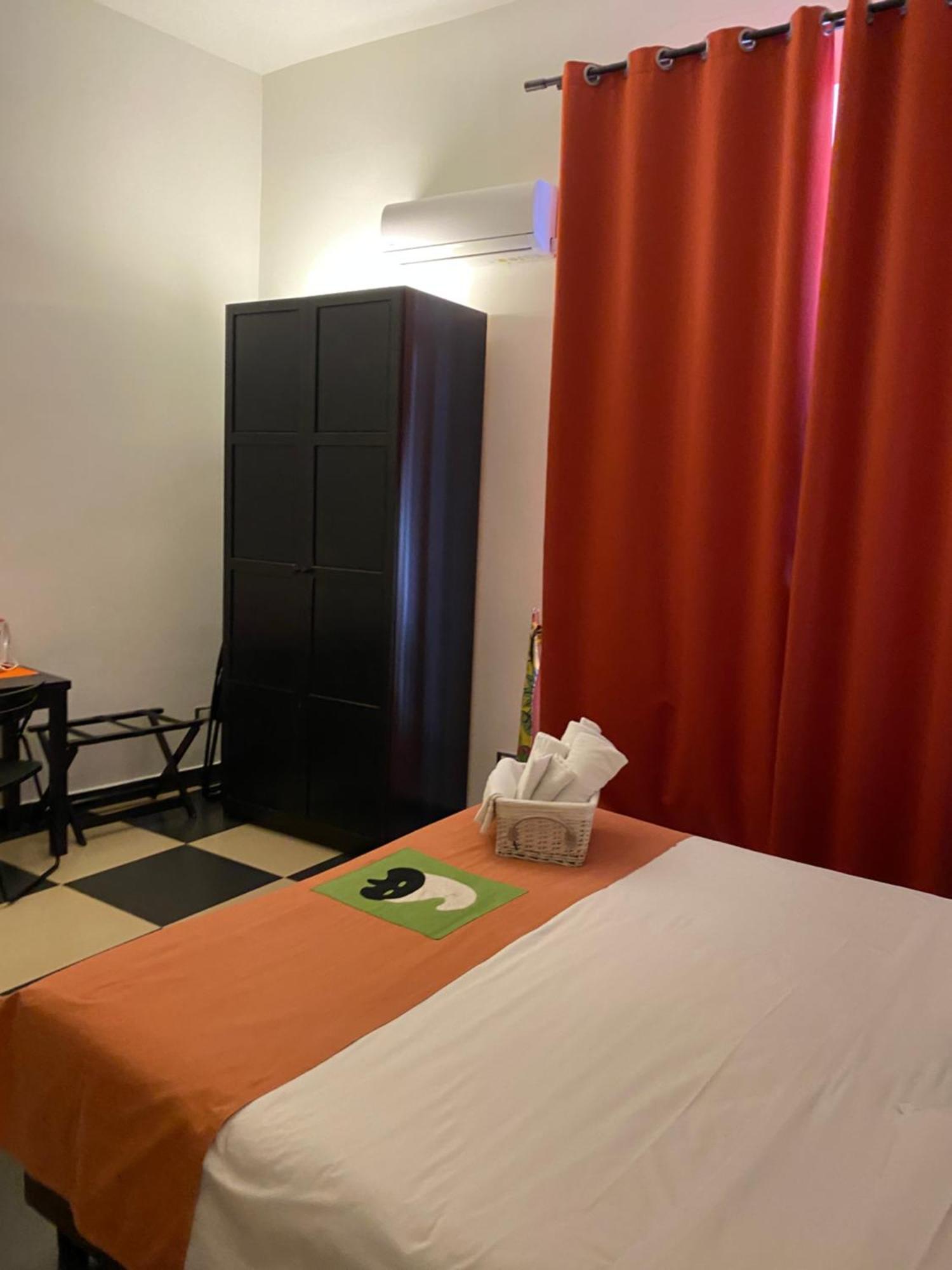 Hotel Plebiscito Aparthotel Наполи Екстериор снимка