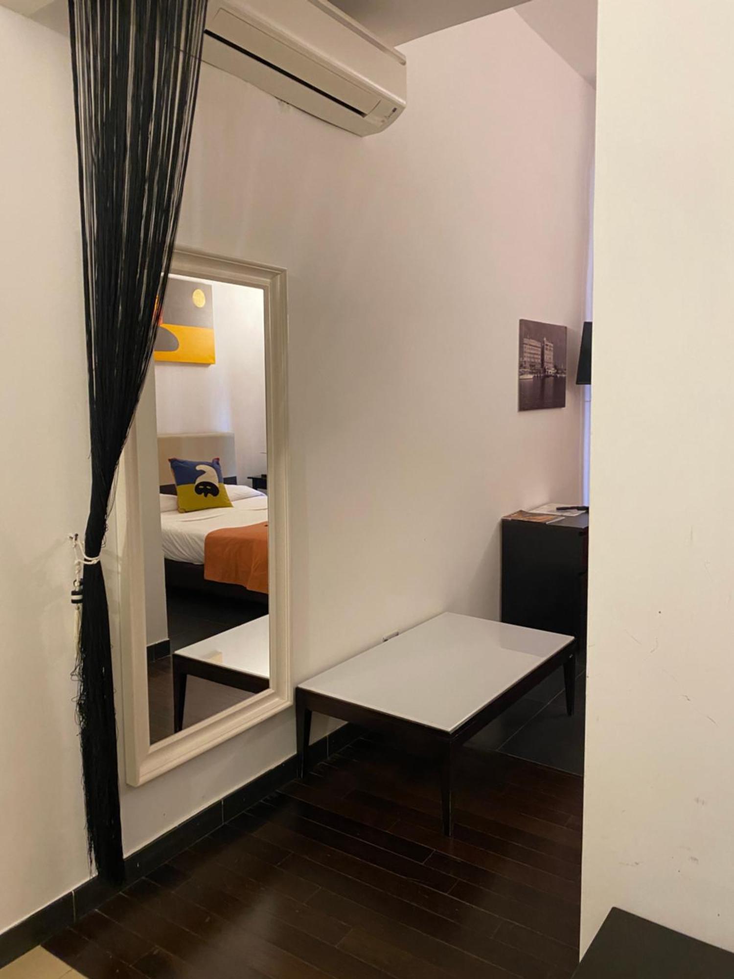 Hotel Plebiscito Aparthotel Наполи Екстериор снимка